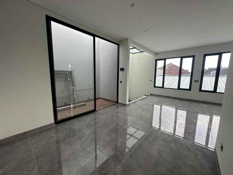 dijual rumah dharmahusada mas