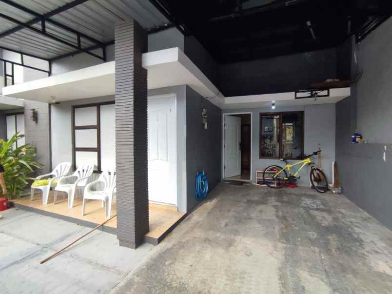 dijual rumah di baturan solo