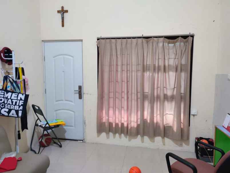 dijual rumah di baturan solo