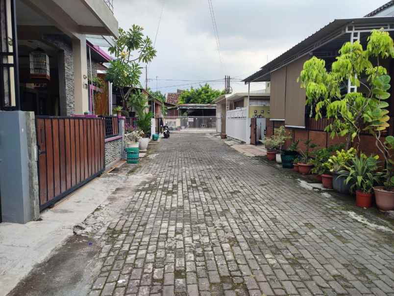 dijual rumah di baturan solo