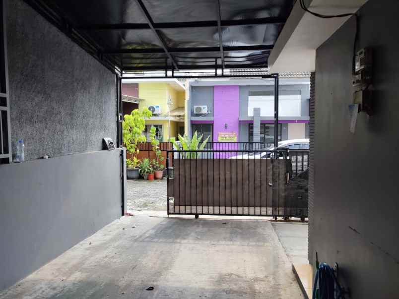 dijual rumah di baturan solo