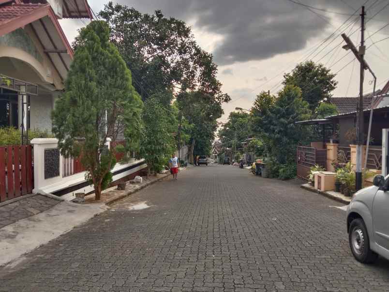 dijual rumah di bawah njop di bukit tulip tembalang