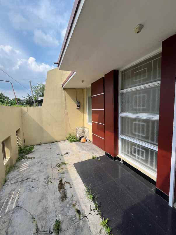 dijual rumah di fajar indah solo