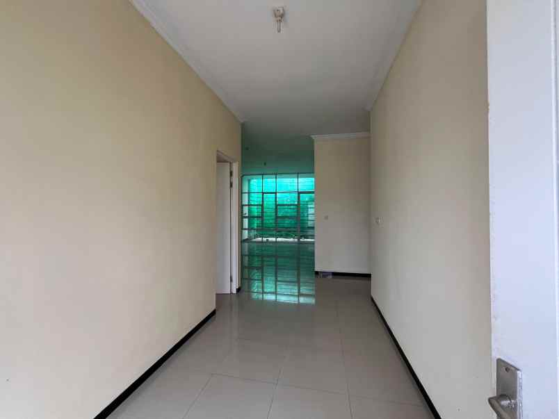 dijual rumah di fajar indah solo