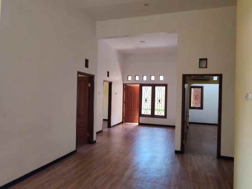 dijual rumah di fajar indah solo