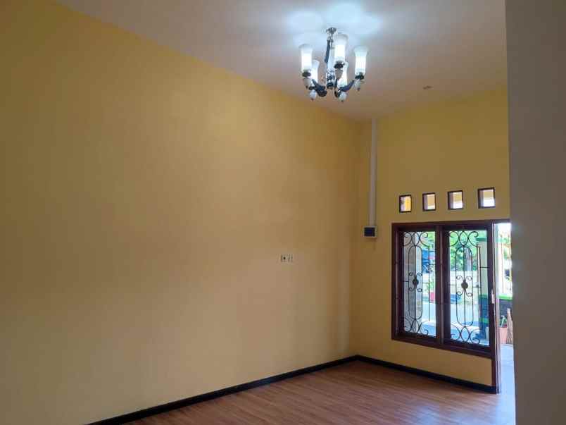 dijual rumah di fajar indah solo