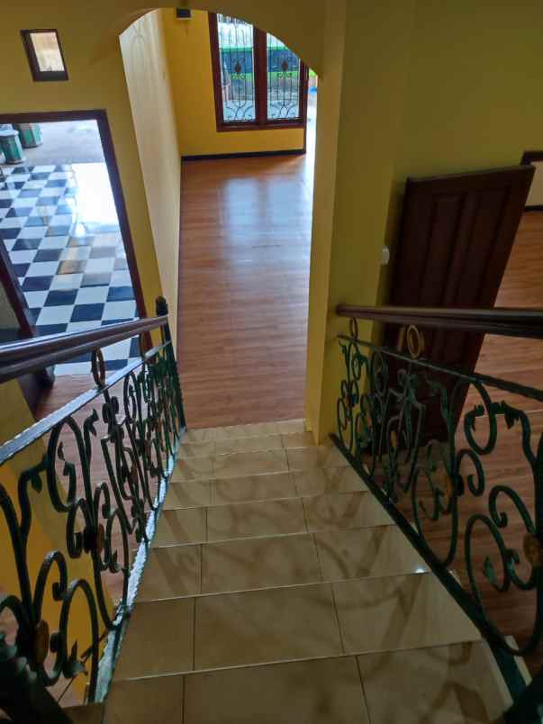 dijual rumah di fajar indah solo