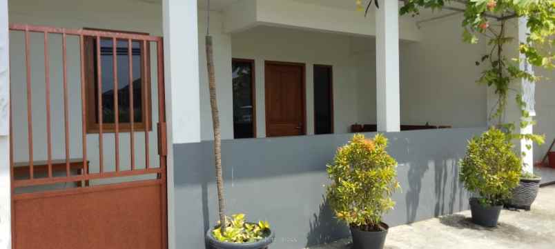 dijual rumah di fajar permata solo