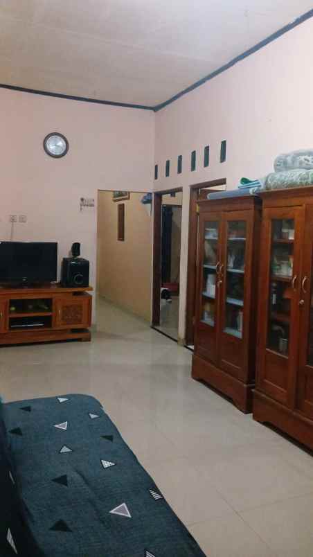 dijual rumah di gentan sukoharjo