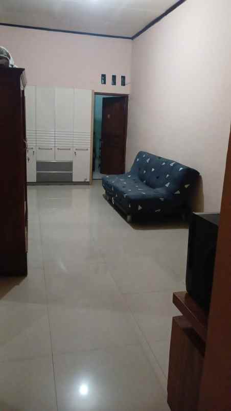 dijual rumah di gentan sukoharjo