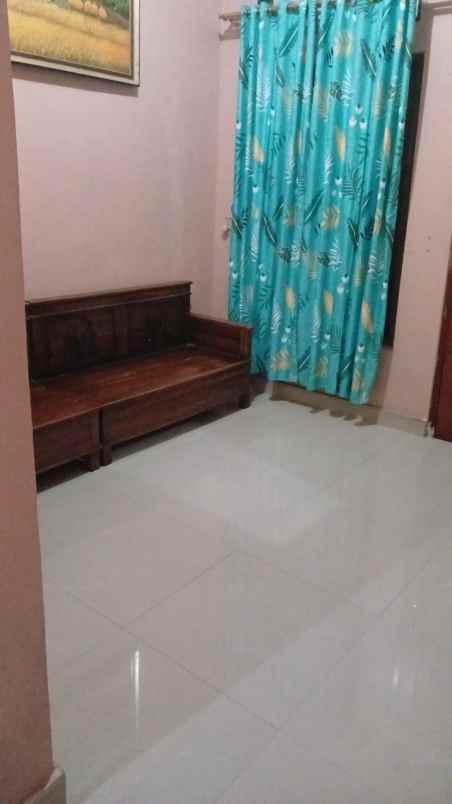 dijual rumah di gentan sukoharjo