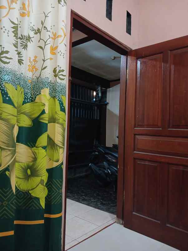 dijual rumah di gentan sukoharjo