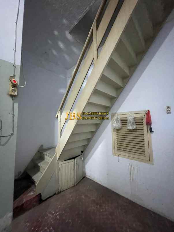 dijual rumah di jalan harimau madong lubis medan