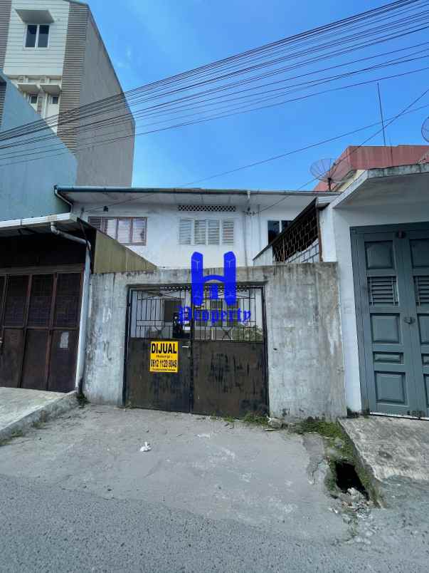dijual rumah di jalan harimau madong lubis medan