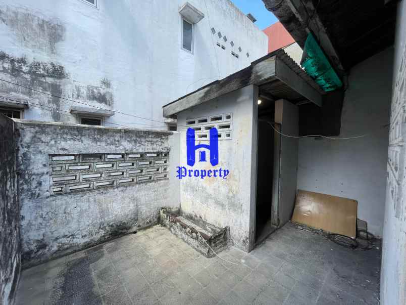 dijual rumah di jalan harimau madong lubis medan