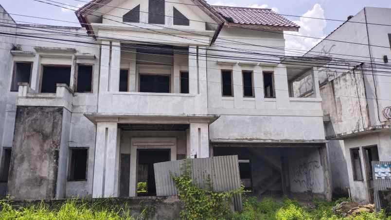 dijual rumah di jalan pakel sumber solo