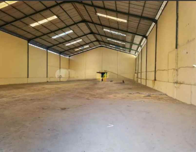 dijual rumah di jalan rengas lapangan bola