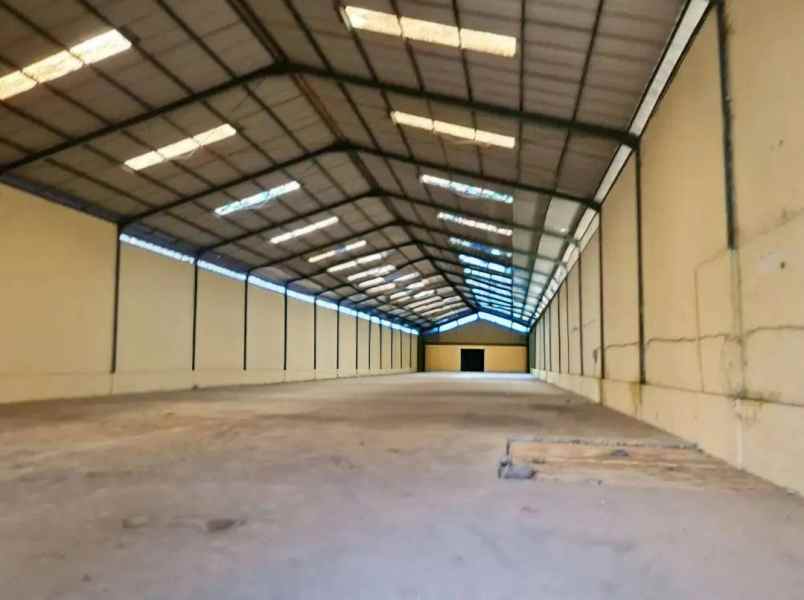 dijual rumah di jalan rengas lapangan bola