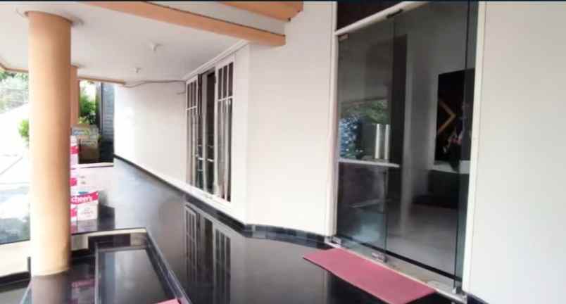 dijual rumah di jalan rengas lapangan bola