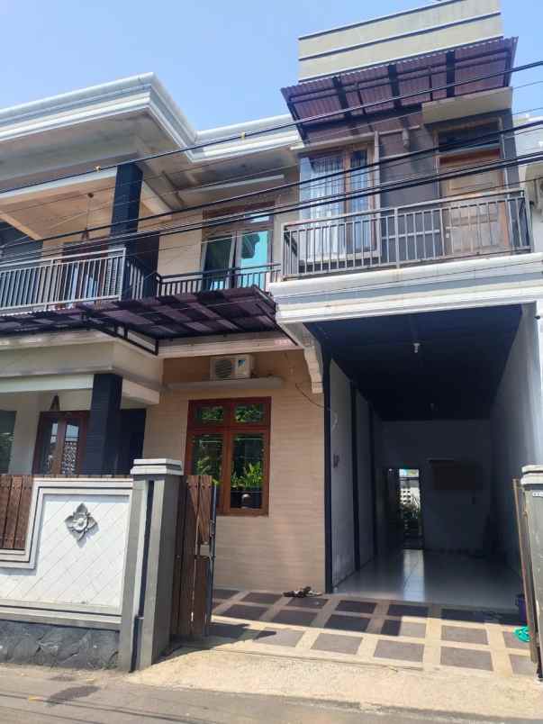 dijual rumah di jl welirang karangrejo semarang