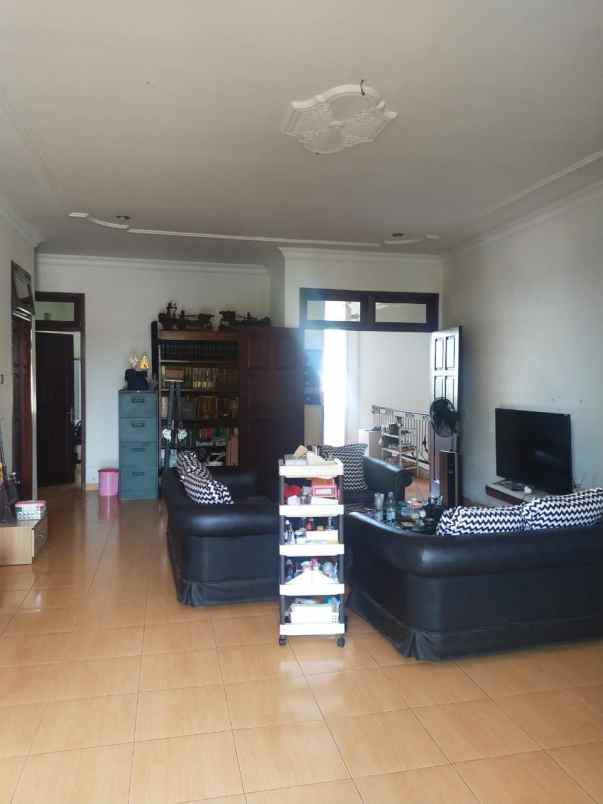 dijual rumah di jl welirang karangrejo semarang