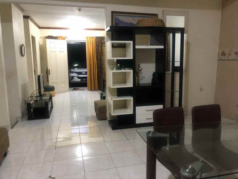 dijual rumah di legenda wisata cibubur