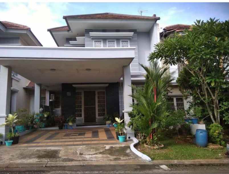 dijual rumah di legenda wisata cibubur
