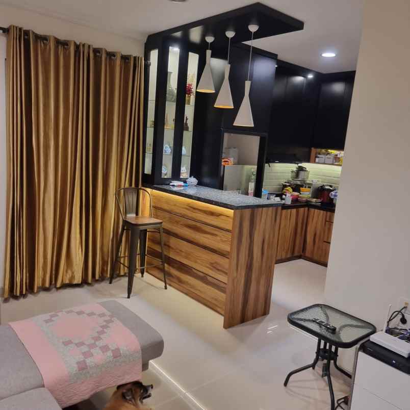 dijual rumah di summarecon serpong cluster rossini