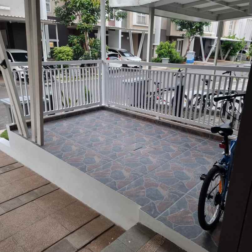 dijual rumah di summarecon serpong cluster rossini