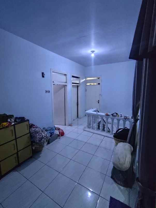 dijual rumah di tengah kota jember
