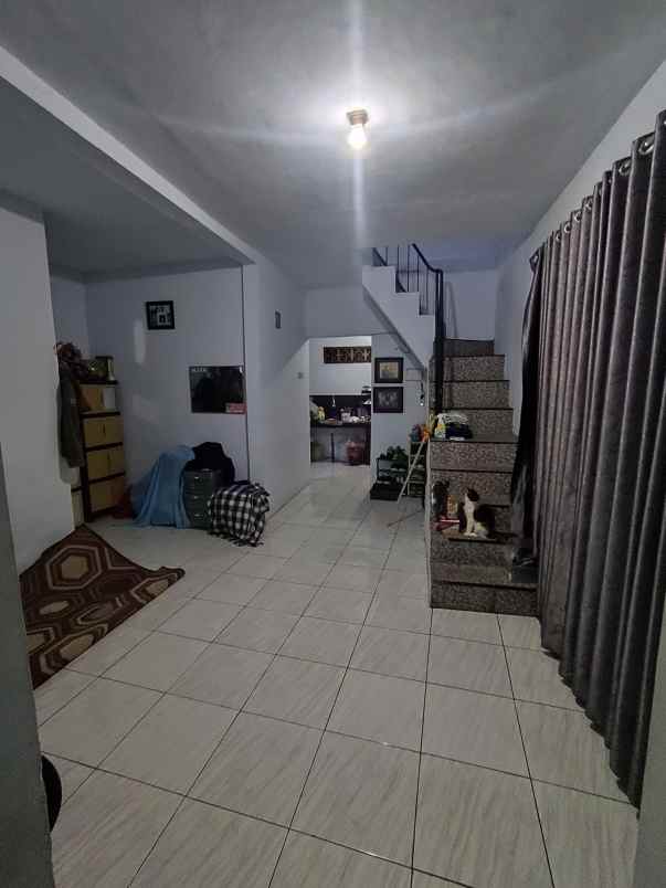 dijual rumah di tengah kota jember