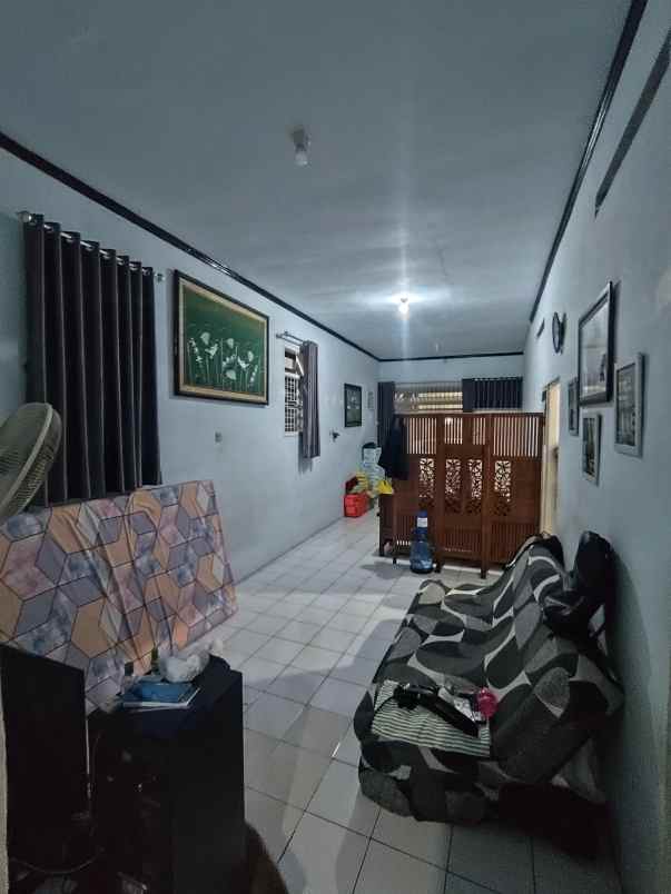 dijual rumah di tengah kota jember