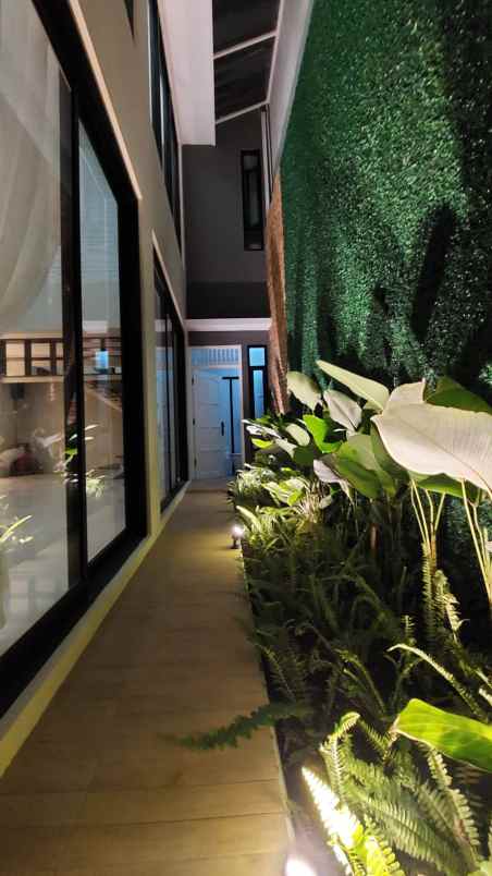 dijual rumah di tengah kota solo