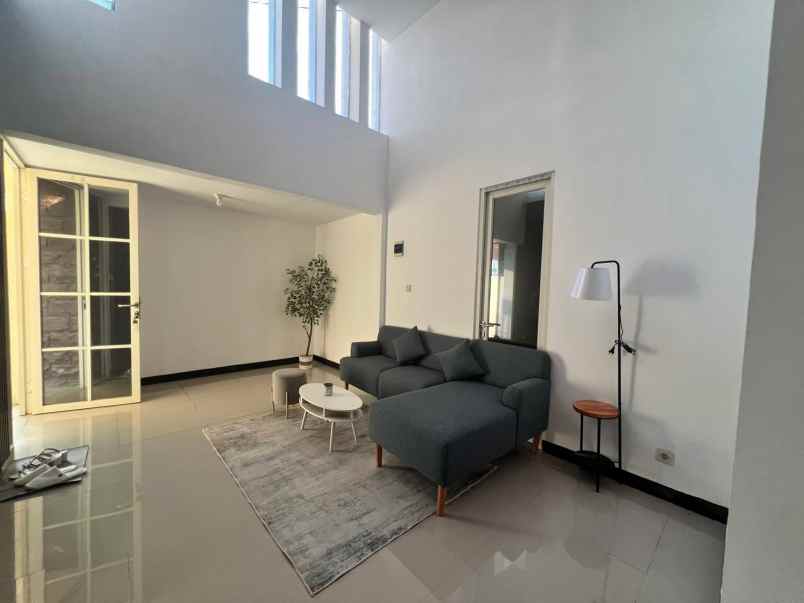 dijual rumah diamond park