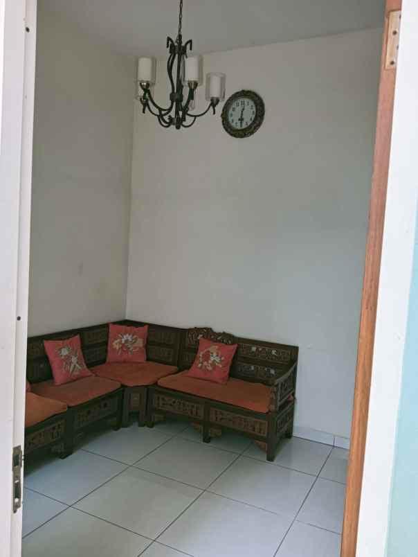 dijual rumah dukuh jelidro sambikerep