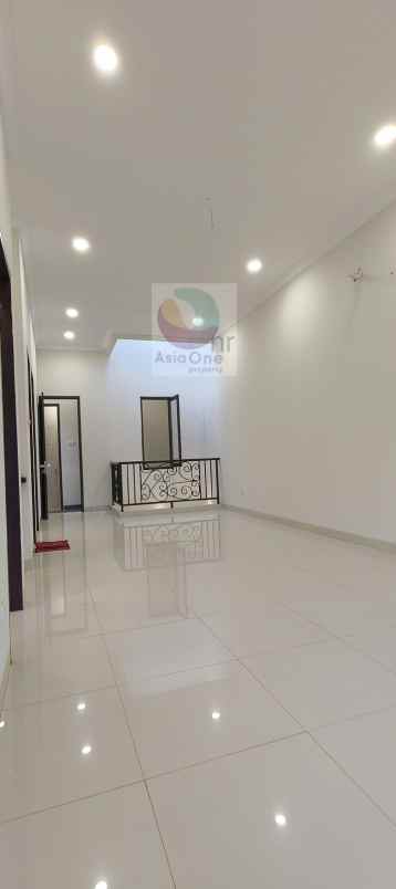 dijual rumah duren sawit jakarta timur