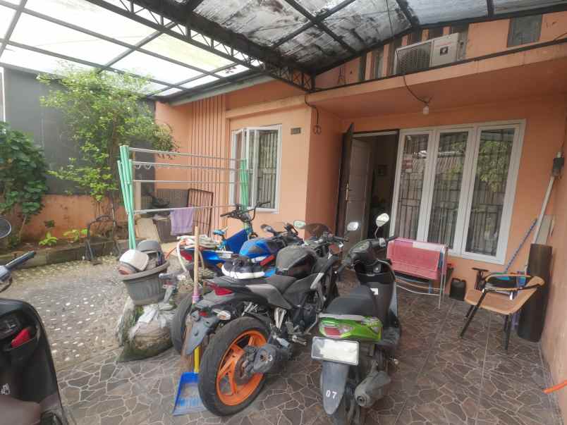dijual rumah duta bintaro