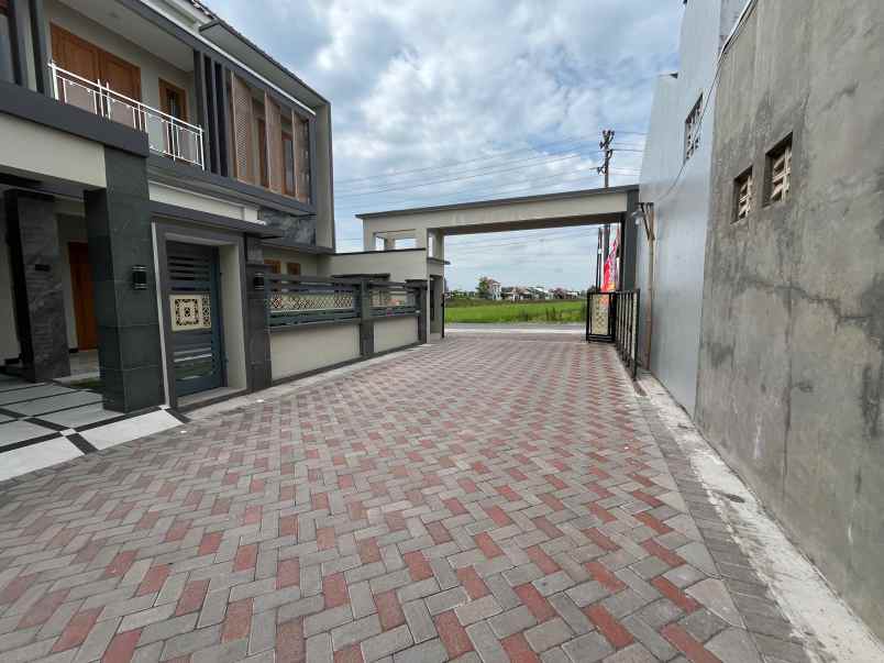 dijual rumah exclusive di solo baru solo