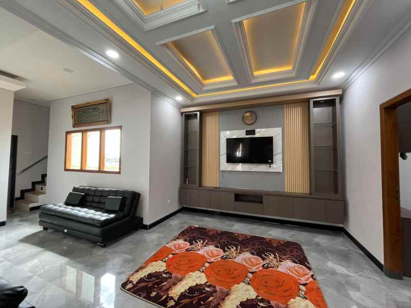 dijual rumah exclusive di solo baru solo