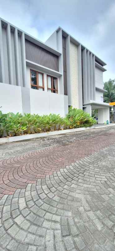 dijual rumah fasco mansion residence