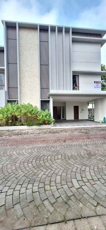 dijual rumah fasco mansion residence
