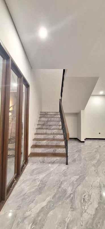 dijual rumah fasco mansion residence