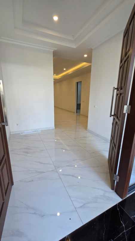 dijual rumah galaxy bumi permai araya 2