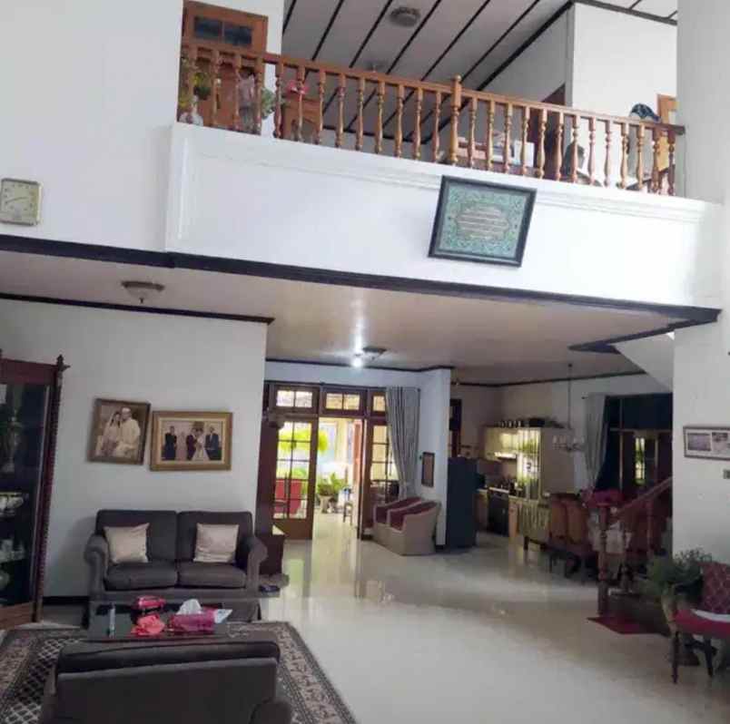 dijual rumah gayungsari