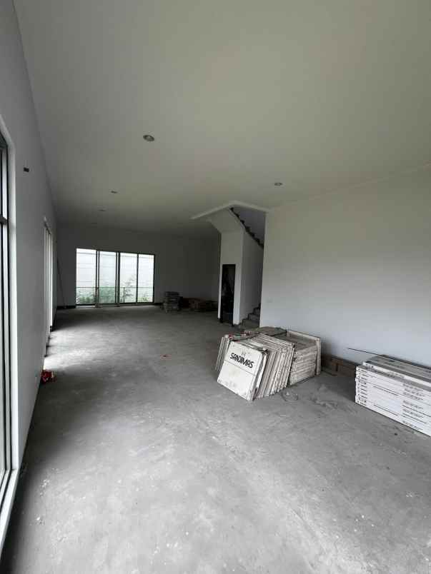 dijual rumah golf island cluster