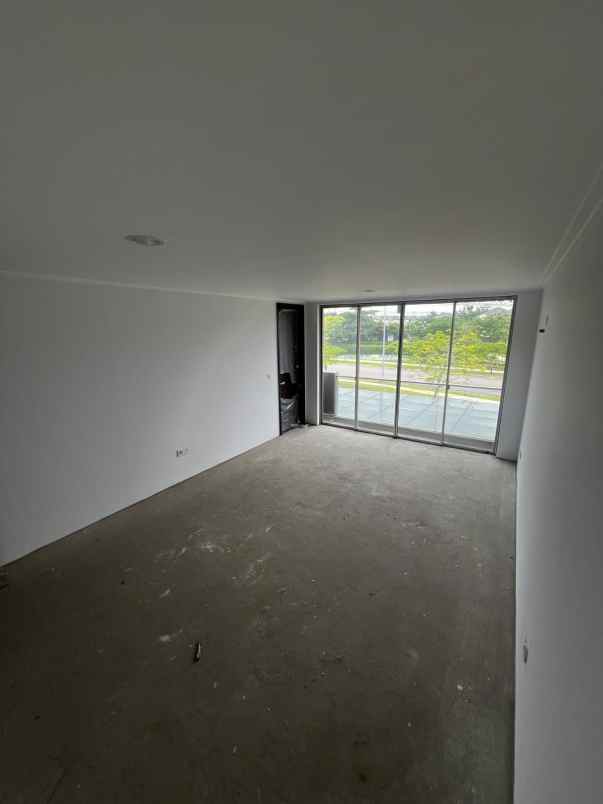 dijual rumah golf island cluster