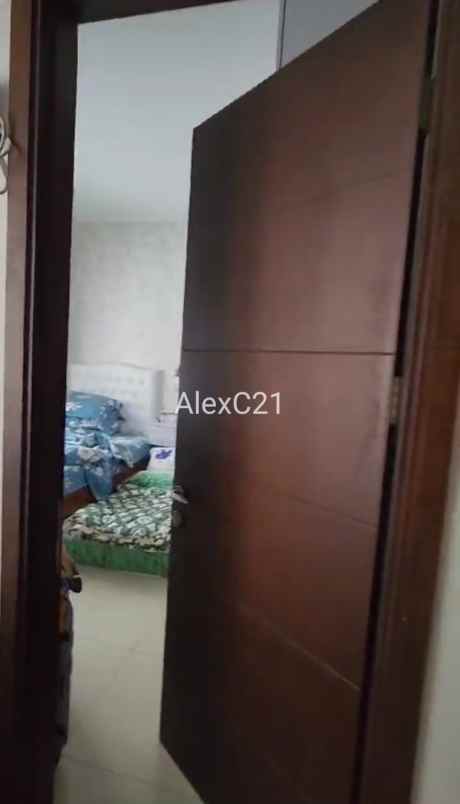 dijual rumah gondrong cipondoh kota