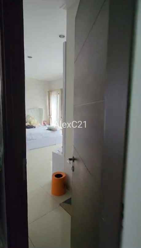 dijual rumah gondrong cipondoh kota