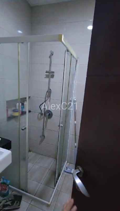 dijual rumah gondrong cipondoh kota