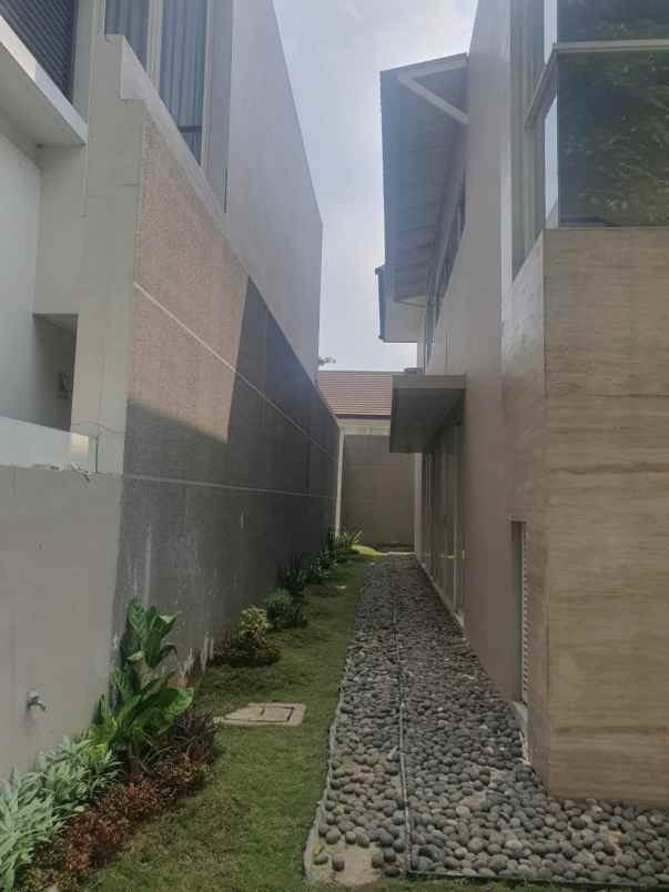 dijual rumah graha natura lontar kec